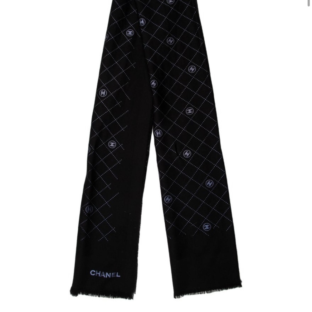 Authentic Chanel cc logo scarf